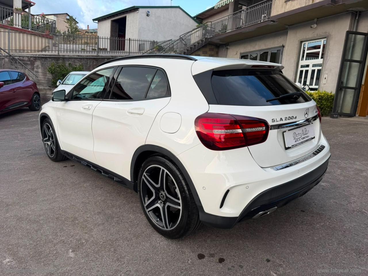 MERCEDES-BENZ GLA 200 d Automatic 4Matic Premium