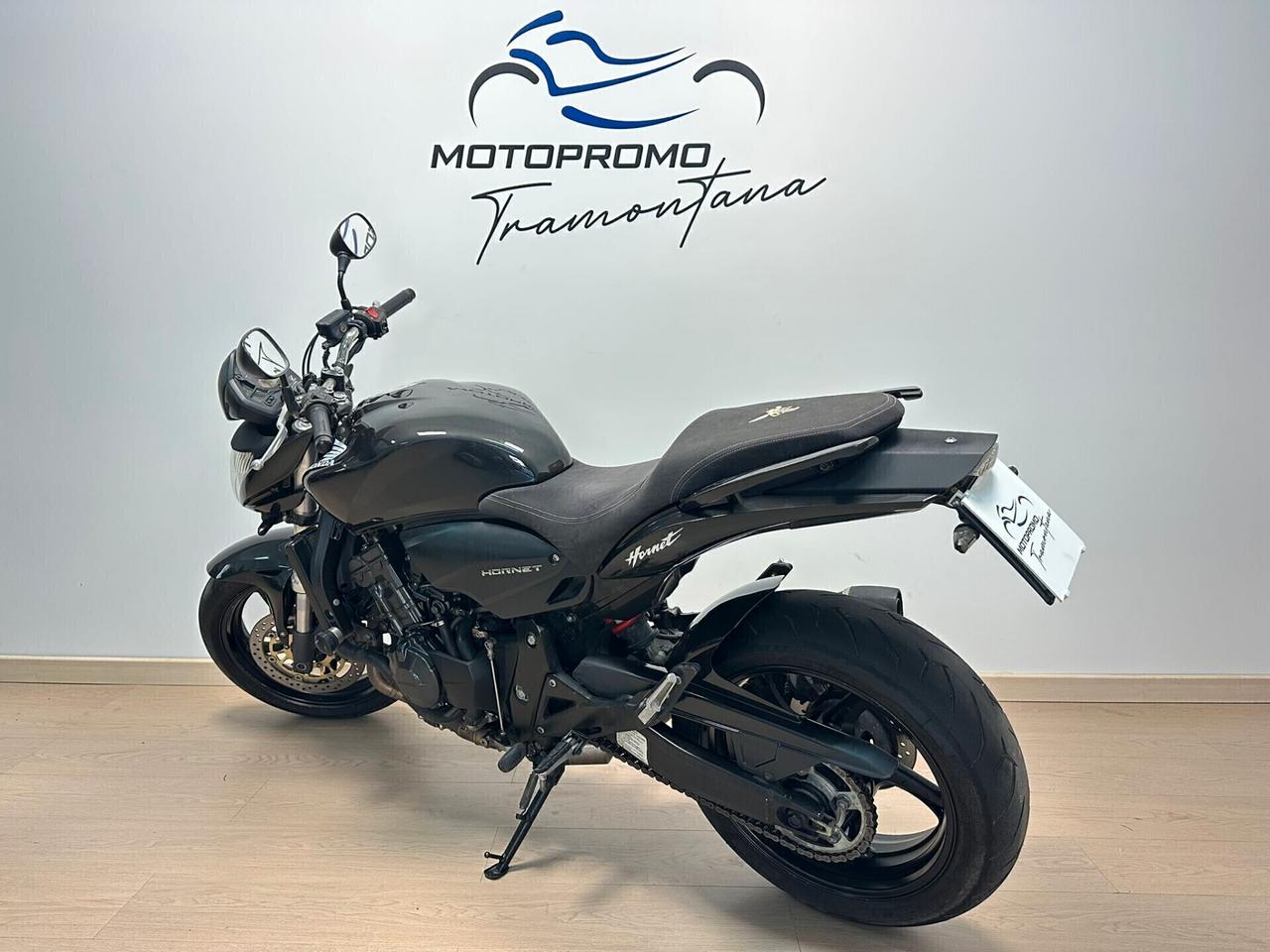 HONDA HORNET 600 SCARICO LEOVINCE DA 99€ AL MESE