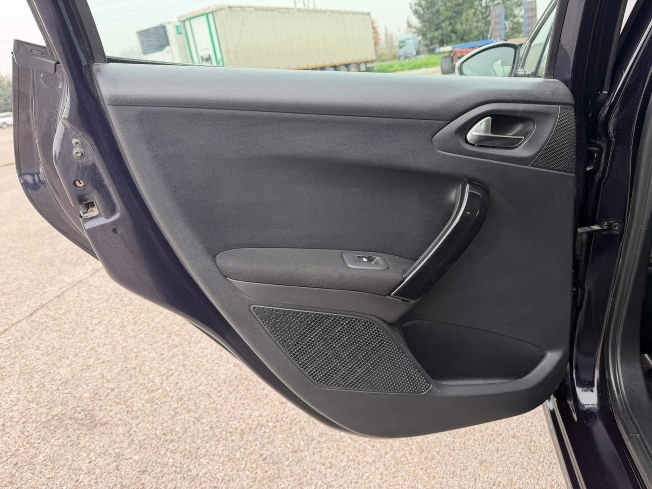 Peugeot 208 PureTech Allure GARANZIA 12 m