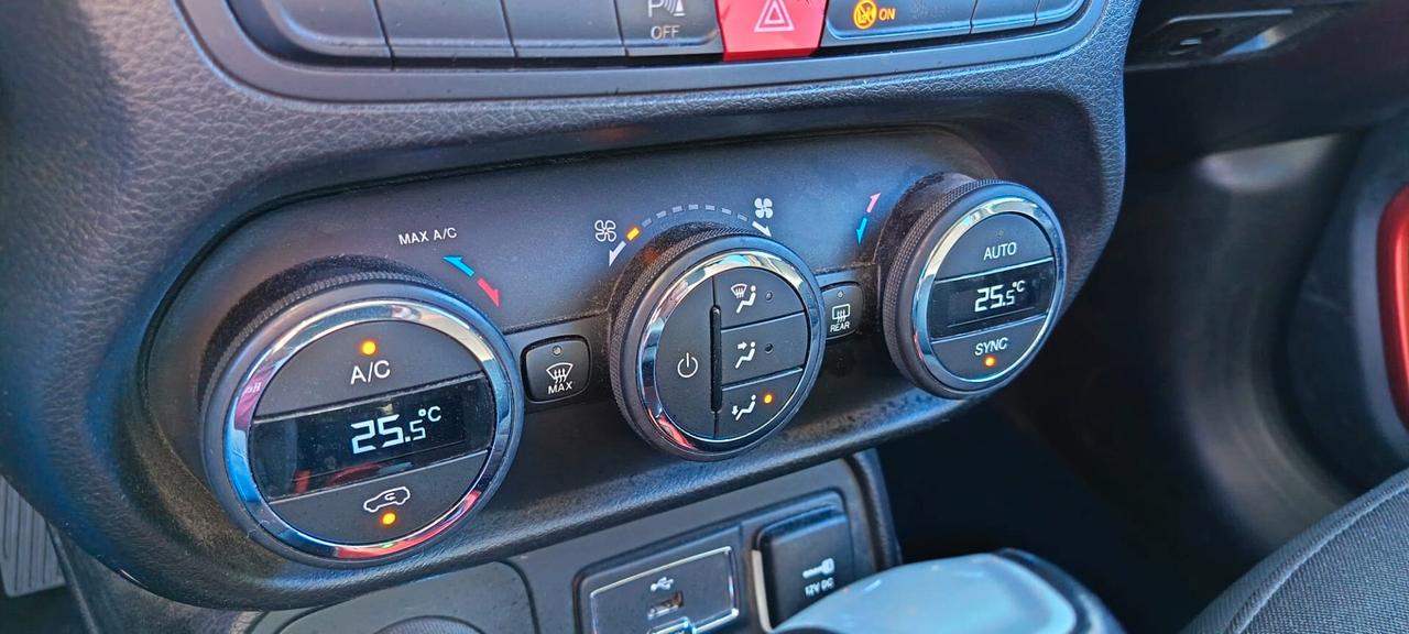 Jeep Renegade 2.0 Mjt 170CV 4WD Active Drive Low Trailhawk