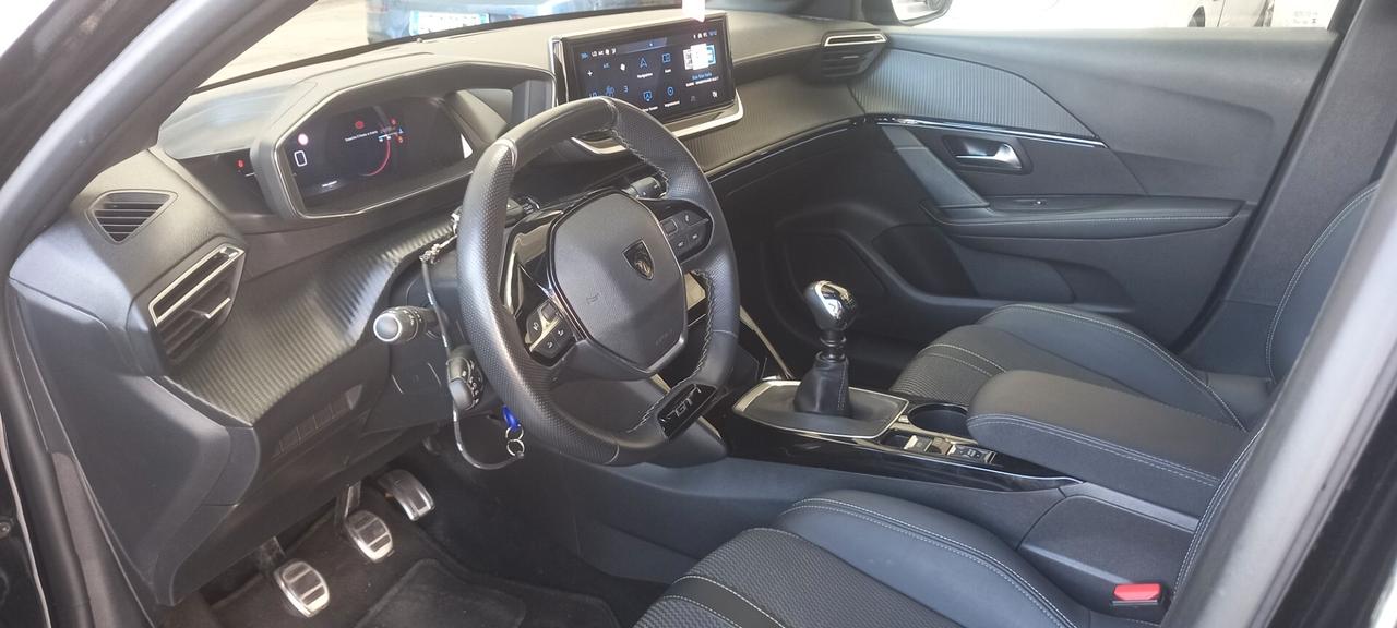 Peugeot 208 GT 1.2 turbo 100cv total balck