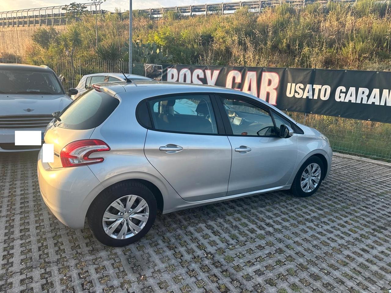 Peugeot 208 1.4 HDi 68 CV 5 porte Allure-02/2014