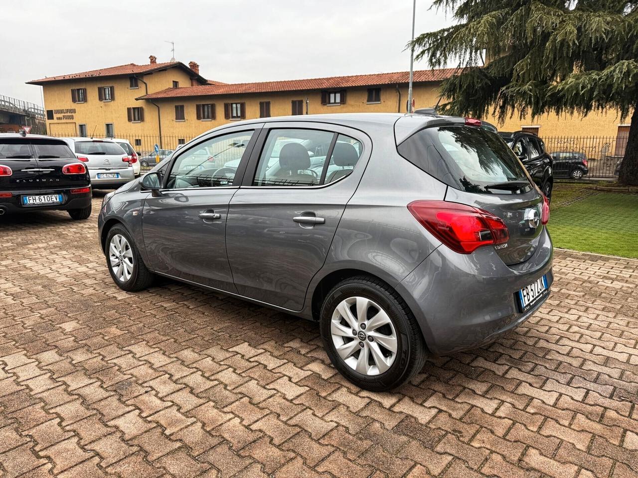 Opel Corsa 1.4 90CV GPL Tech 5 porte OK NEOPATENTATI