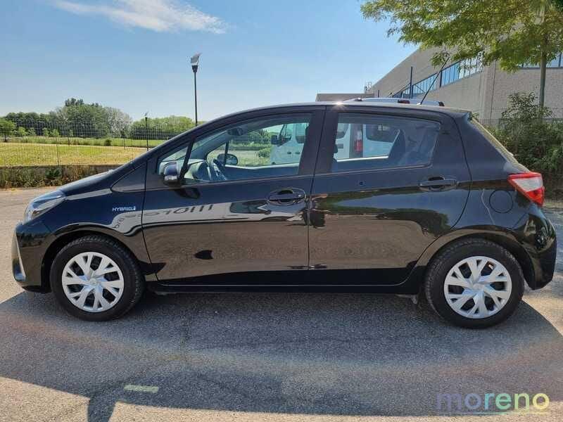 Toyota Yaris 1.5 hybrid Business 5p