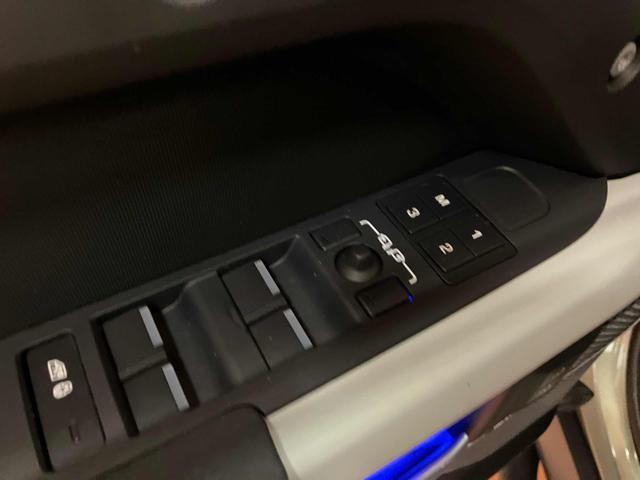 LAND ROVER Defender 110 3.0D I6 200 CV AWD Auto SE 7 POSTI