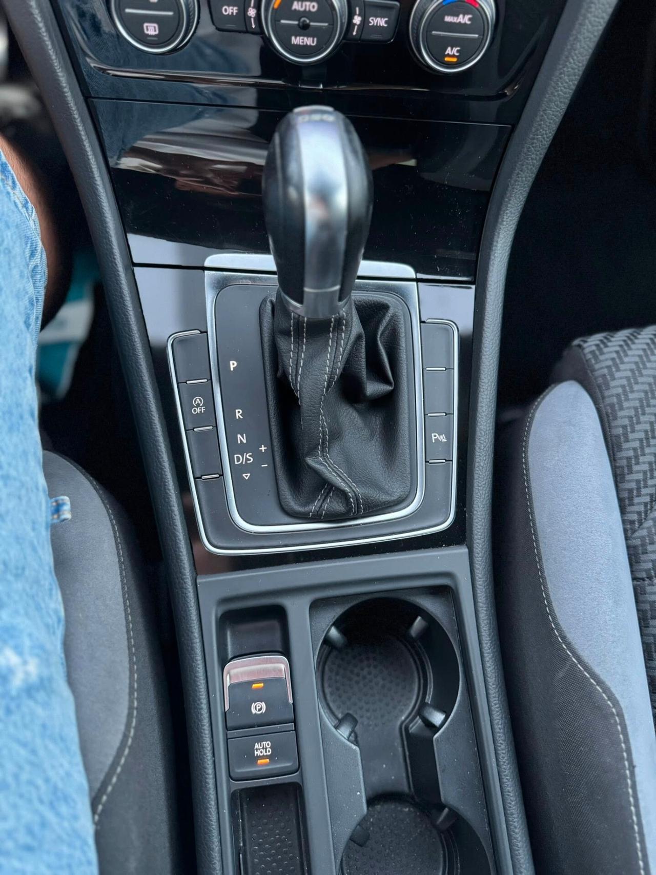 VOLKSWAGEN GOLF 7.5 R-Line DSG