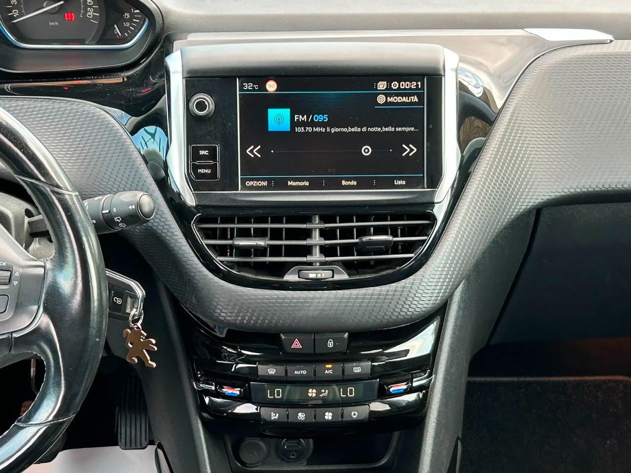 Peugeot 2008 BlueHDi 100 Black Matt
