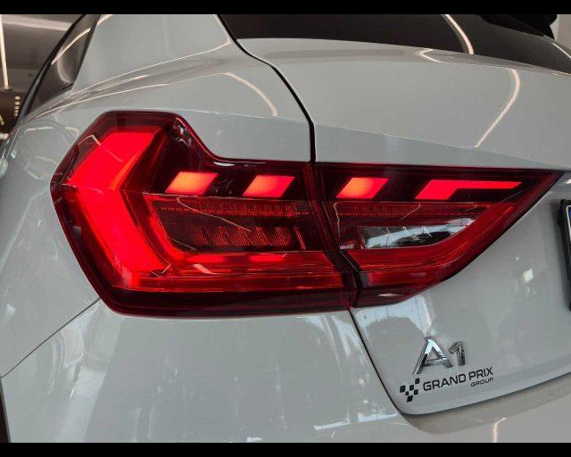 AUDI A1 SPB 30 TFSI S tronic Identity Black