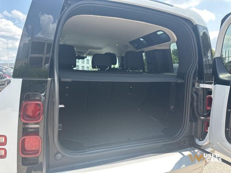 Land Rover Defender 110 3.0D I6 200 CV AWD Auto SE