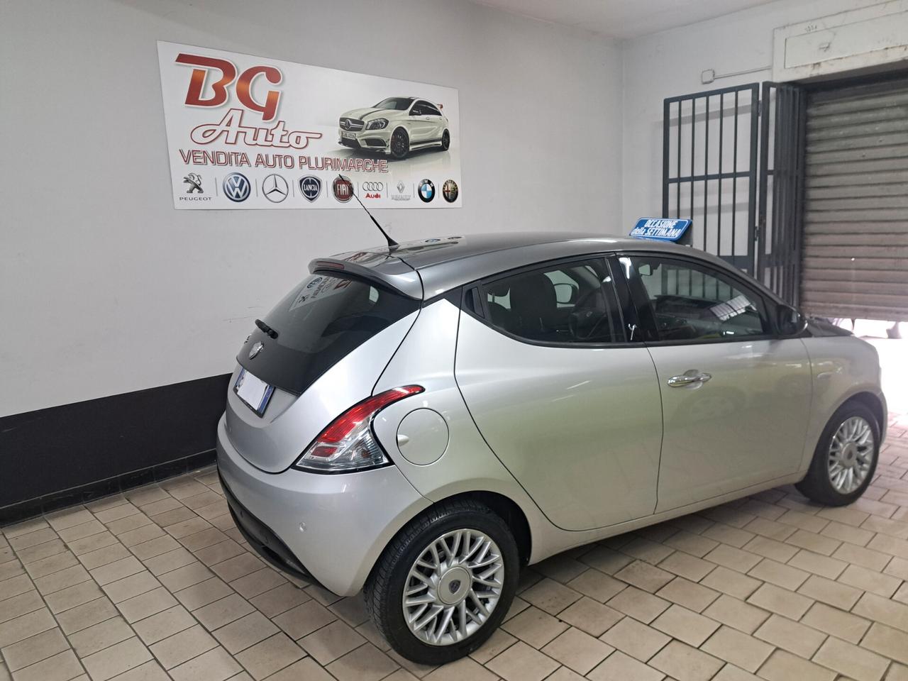 Lancia Ypsilon 0.9 TwinAir 85 CV 5 porte S&S Plati
