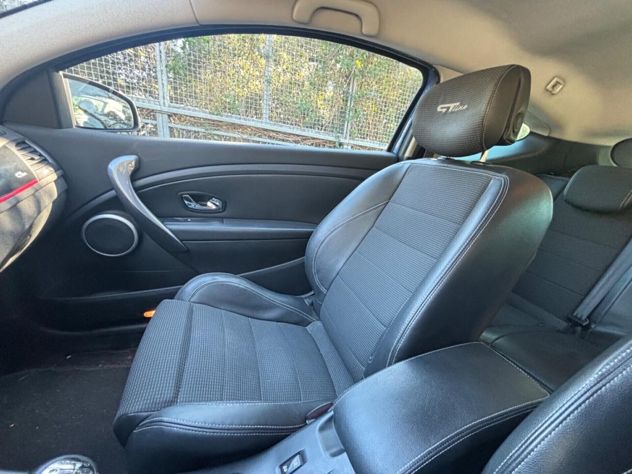 Renault Megane Mégane Coupé 1.6 dCi 130CV Start&Stop ESM Energy GT Line