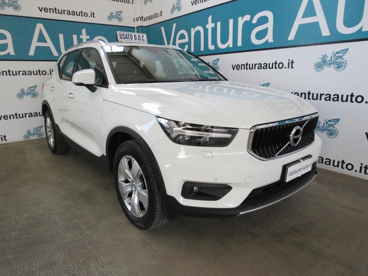 Volvo XC40 T3 163 cv Geartronic Momentum