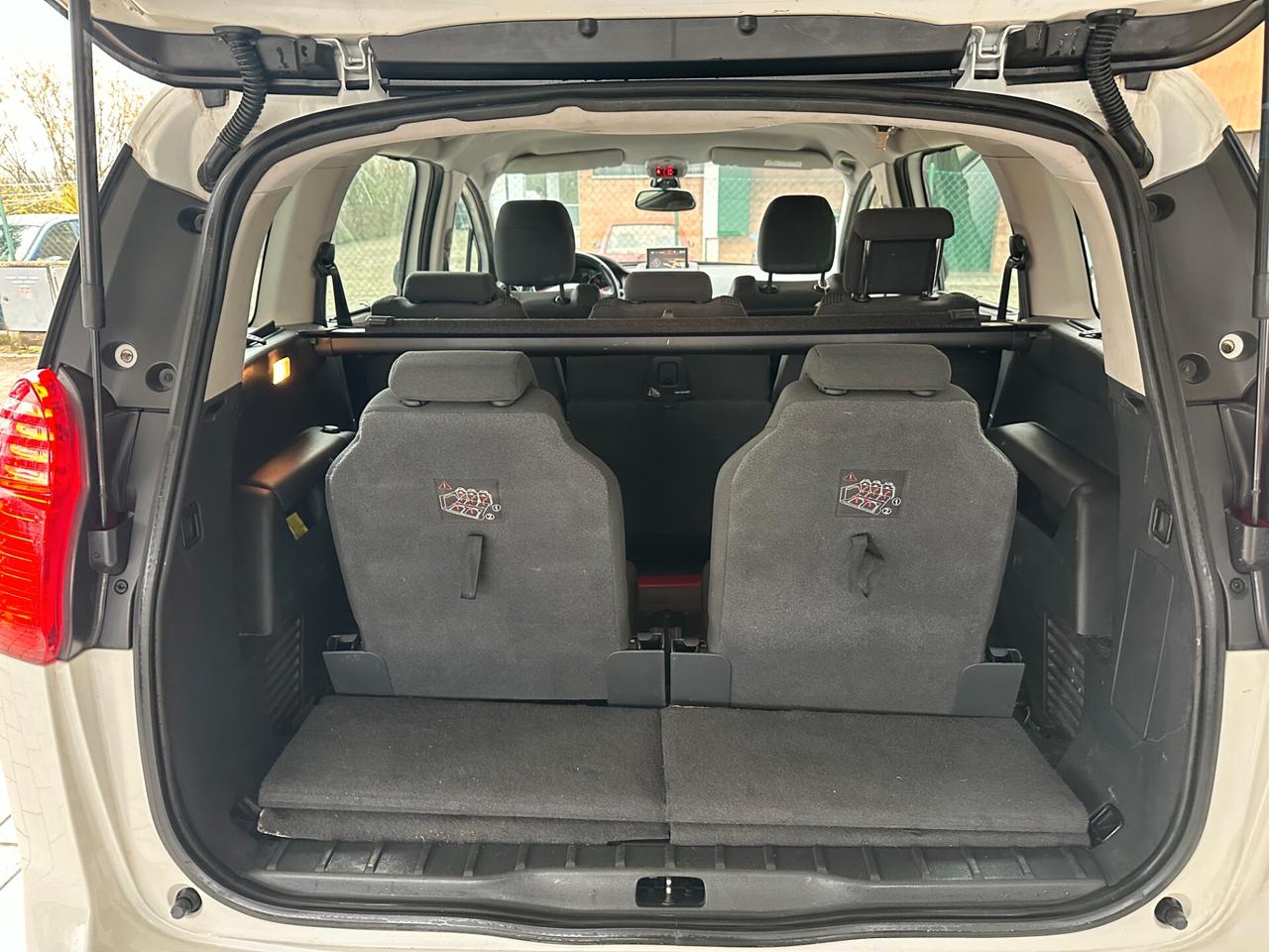 Peugeot 5008 1600 HDI AUT. 7 POSTI