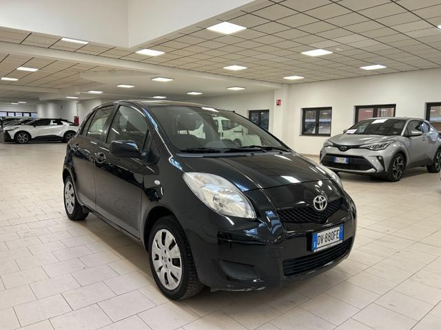 TOYOTA Yaris 1.0 5 porte Now