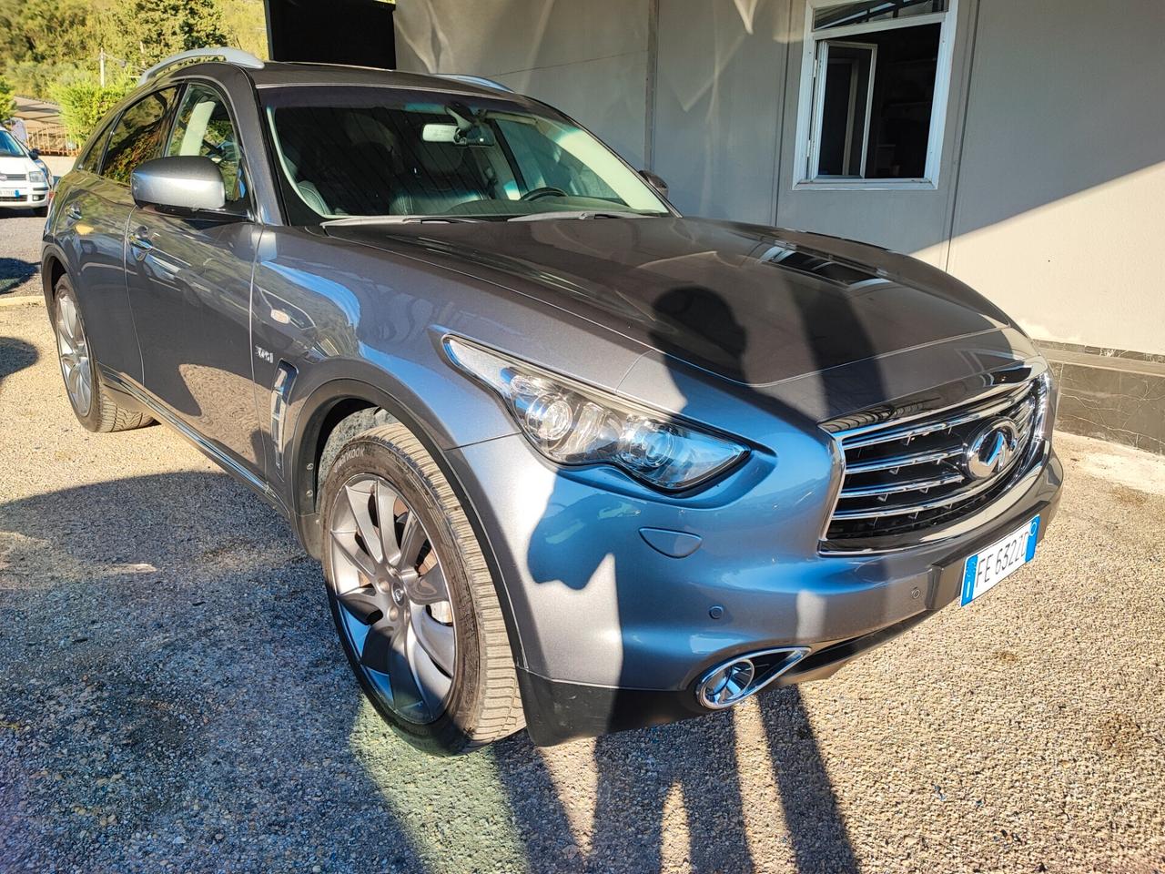 Infiniti QX70 3.0 diesel V6 AT Ultimate