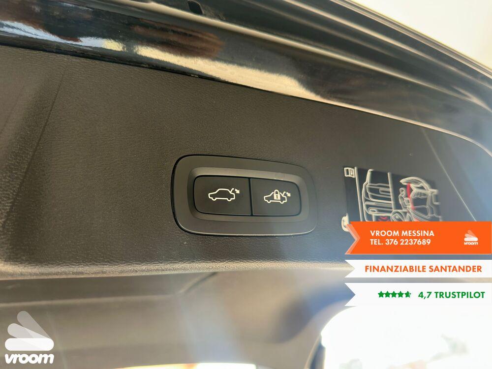 VOLVO XC40 (2017-->) XC40 T3 Momentum Pro