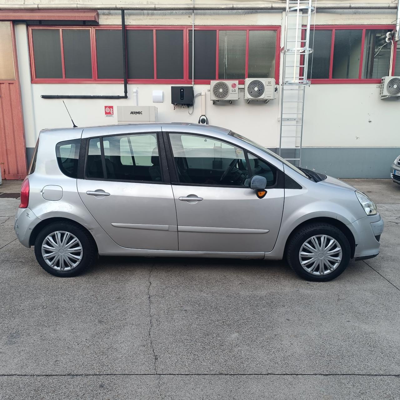Renault Modus Grand 1.5 dCi 85CV Dynamique