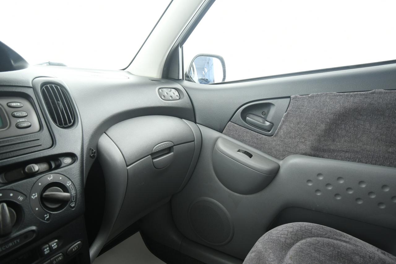 TOYOTA Yaris Verso 1.3 Luna X COMMERCIANTI