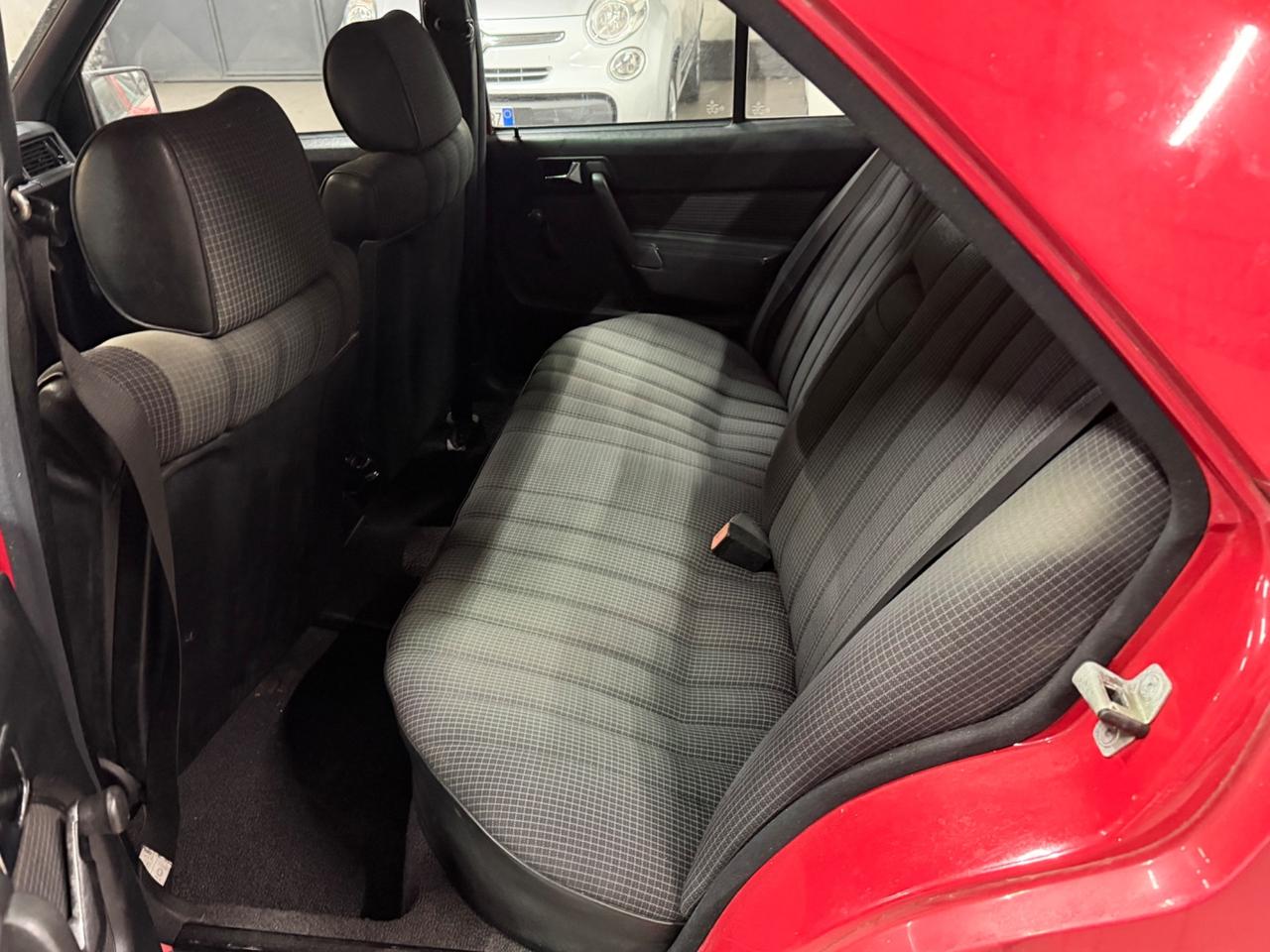 Mercedes-benz 190 2.0 E