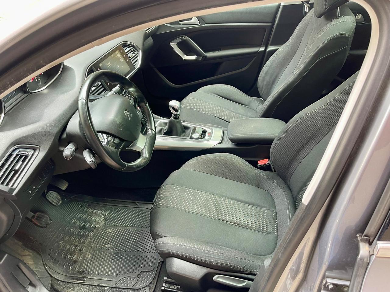 Peugeot 308 1.6 e-HDi 115 CV Allure