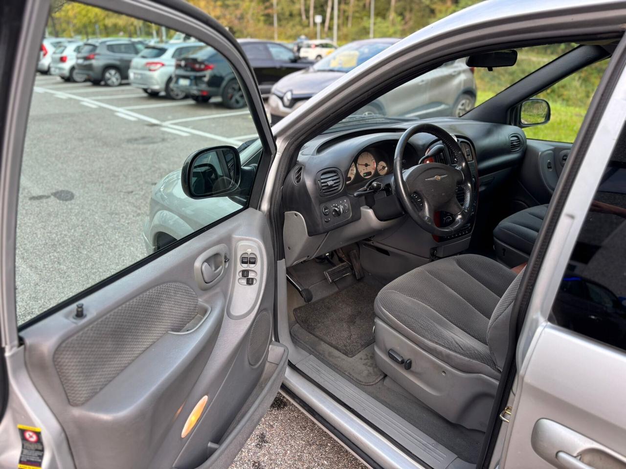 Chrysler Voyager 2.8 CRD LX Leather *Automatik*7Posti*