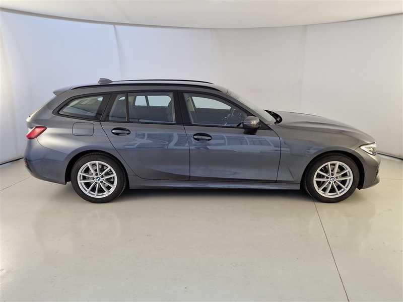 BMW 318 48V Business Advantage Touring auto