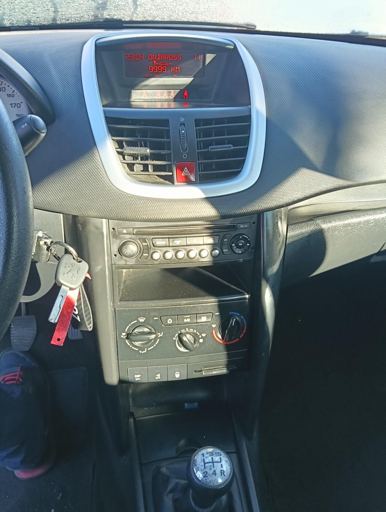 Peugeot 207 1.4 HDi 70CV 5p. X Line