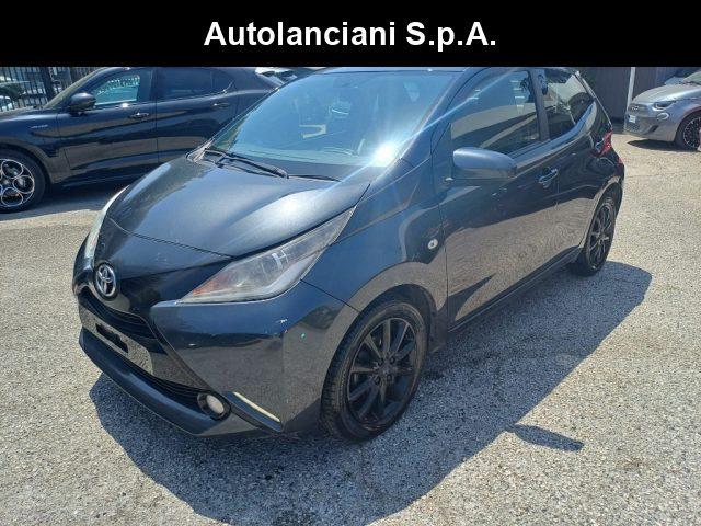 TOYOTA Aygo 1000 VVT-I X-PLAY 69CV 5PORTE NAVI PDC ITALIA