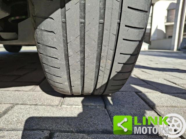 RENAULT Clio TCe 90 CV 5 porte Zen GARANZIA INCLUSA