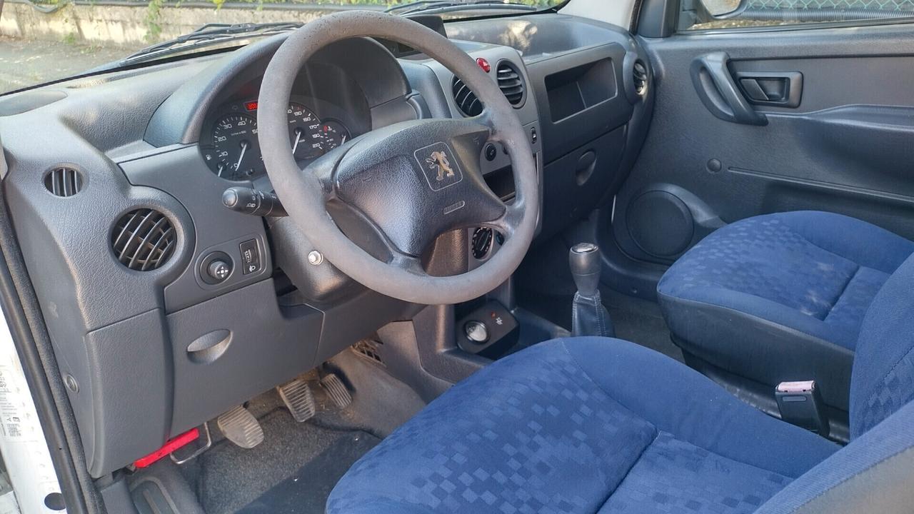 Peugeot Partner 1.4 METANO Autocarro