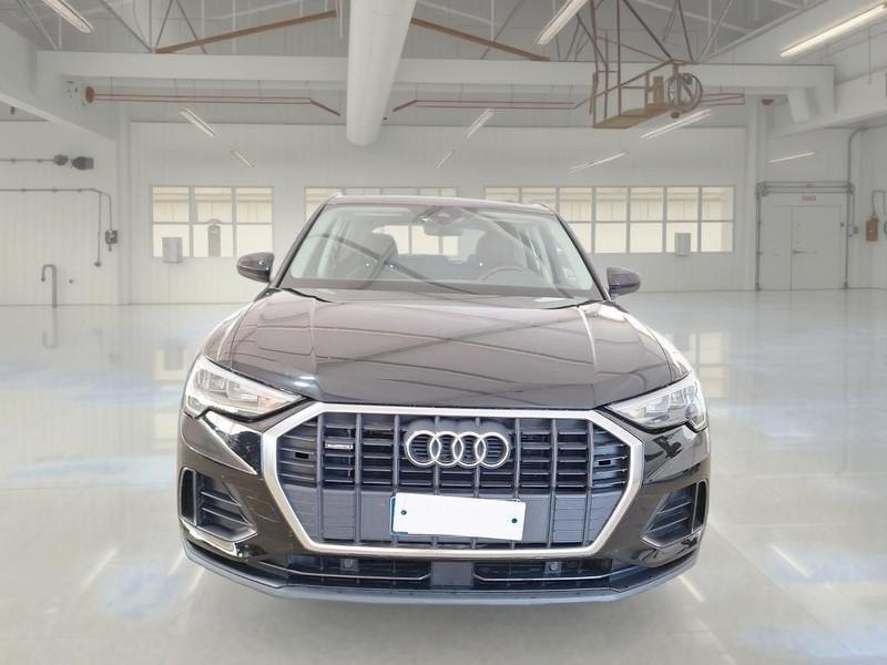 AUDI Q3 40 TDI quattro S tronic Business