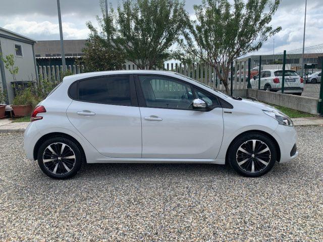 PEUGEOT 208 1° serie PureTech 82 Stop&Start 5 porte Signature