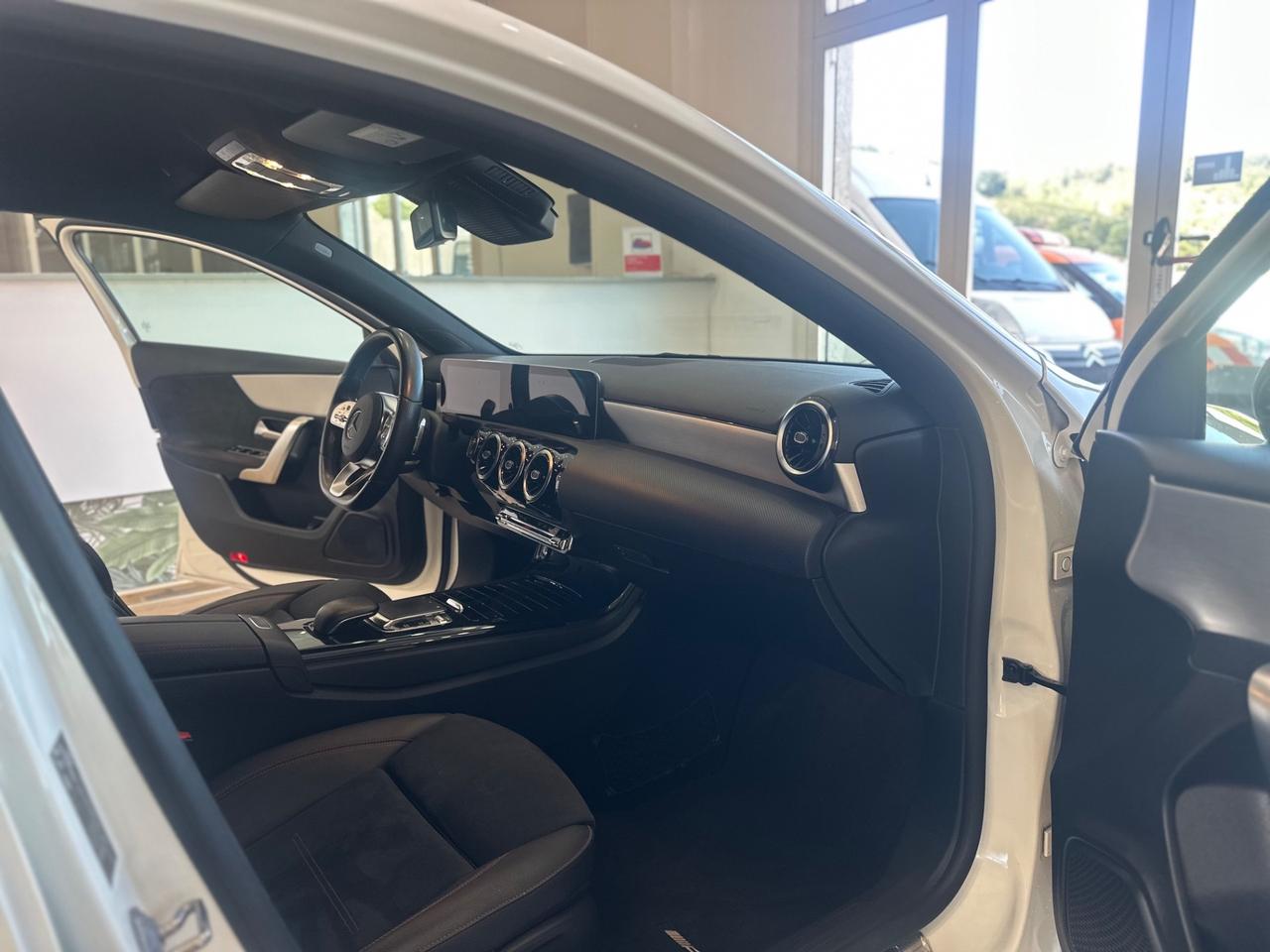Mercedes-benz A 180 premium amg