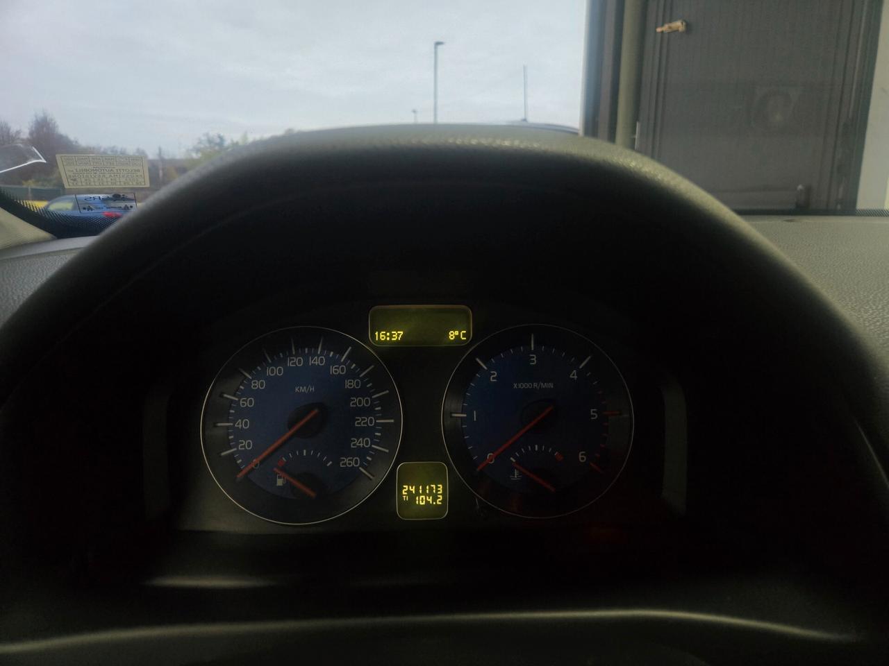 Volvo V50 D2 R-design