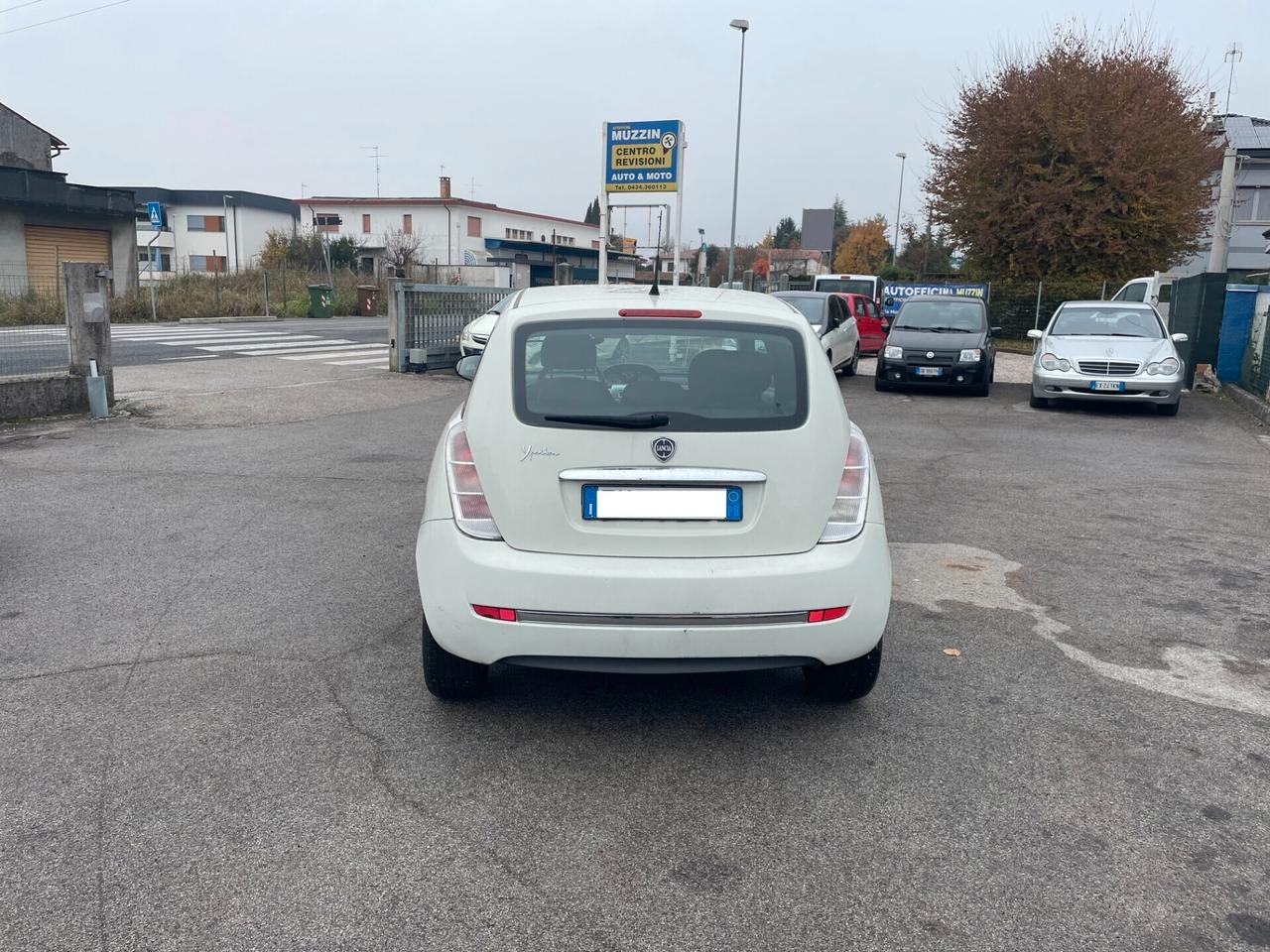 Lancia Ypsilon 1.3 MJT 75 CV Unyca