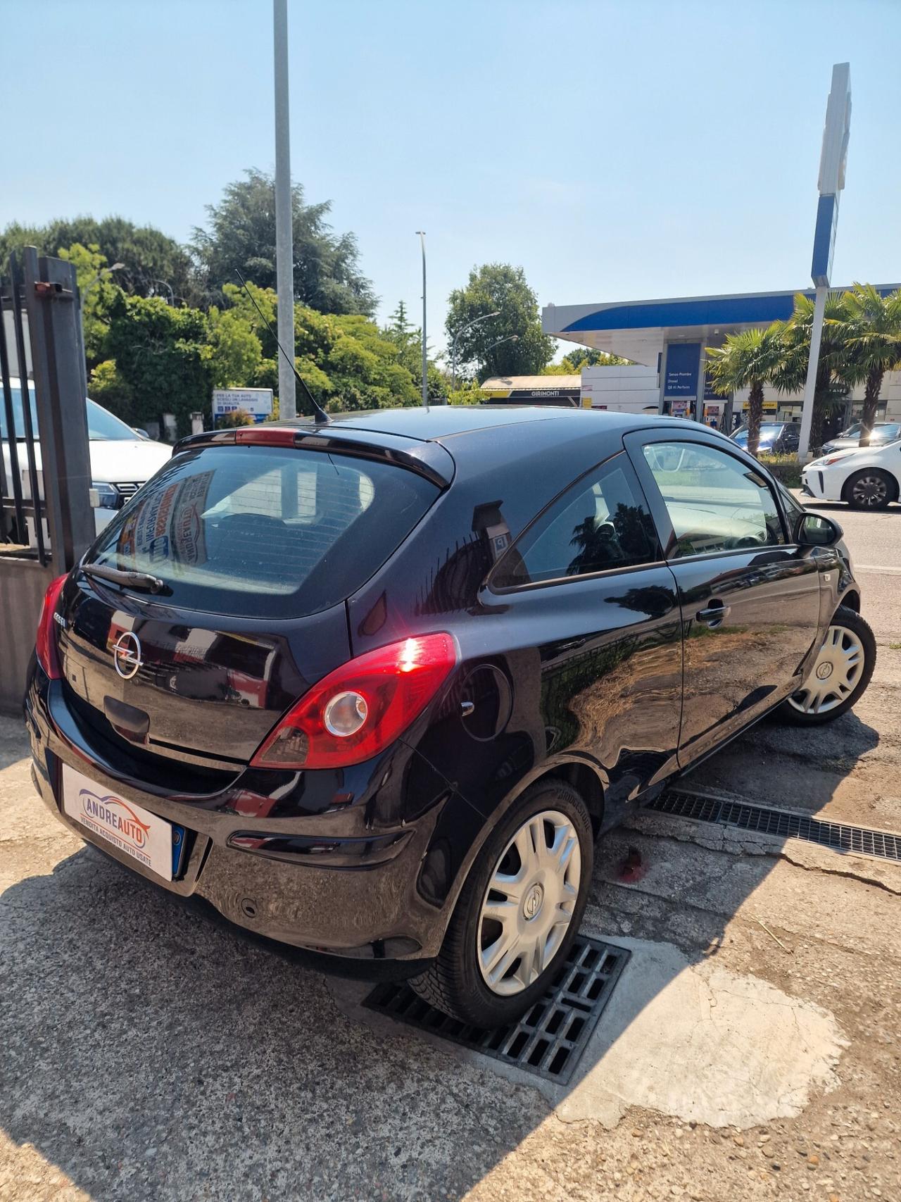 Opel Corsa 1.2 3 porte Sport