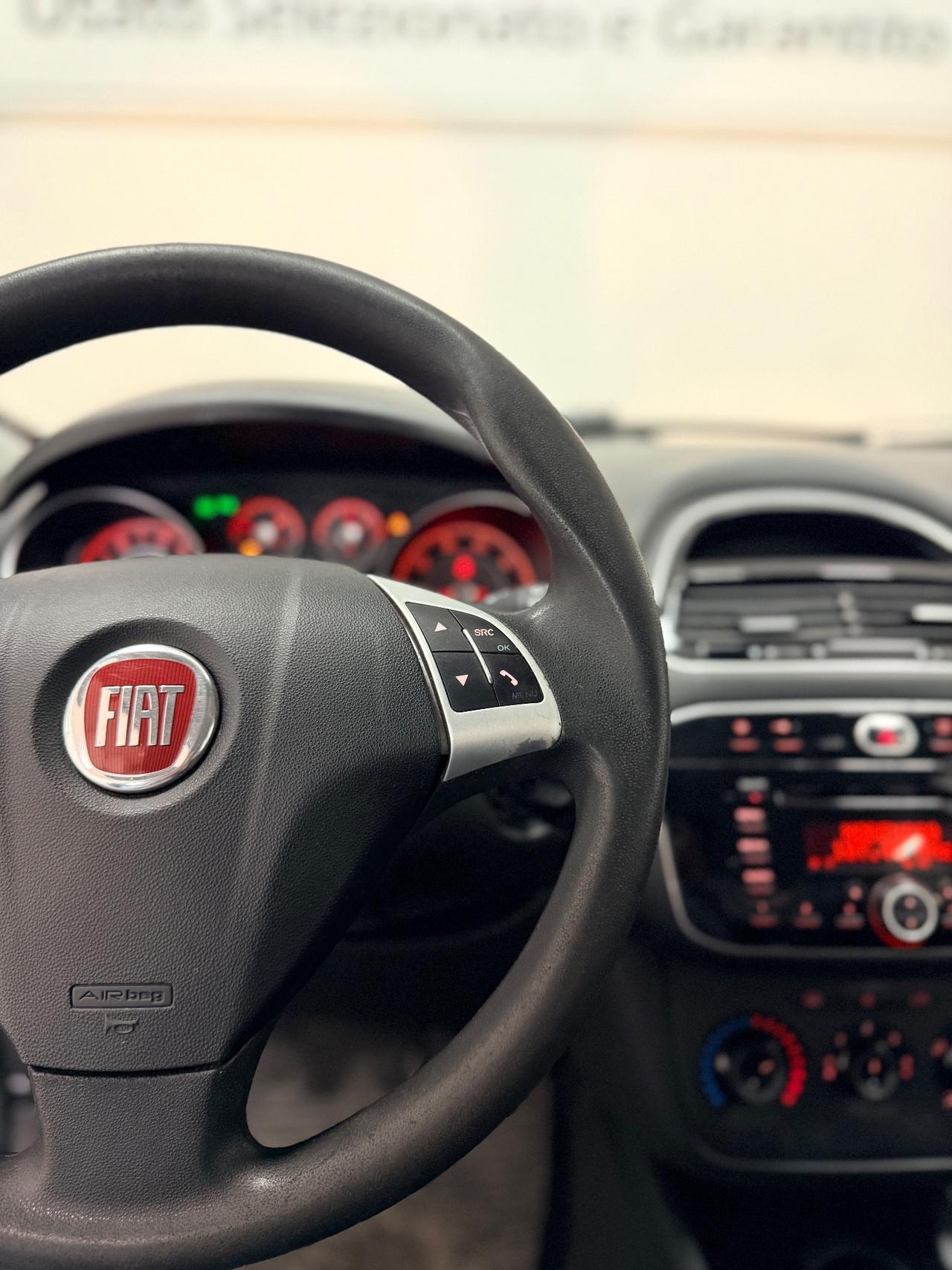 Fiat Punto 1.4 8V 5P GPL Lounge 01/2013 Neopatentati