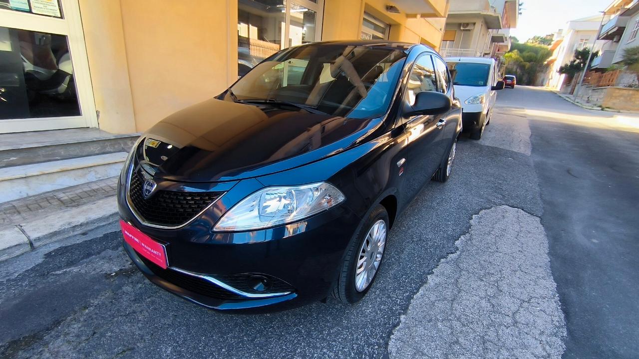 Lancia Ypsilon 1.2 69 CV 5 porte Silver