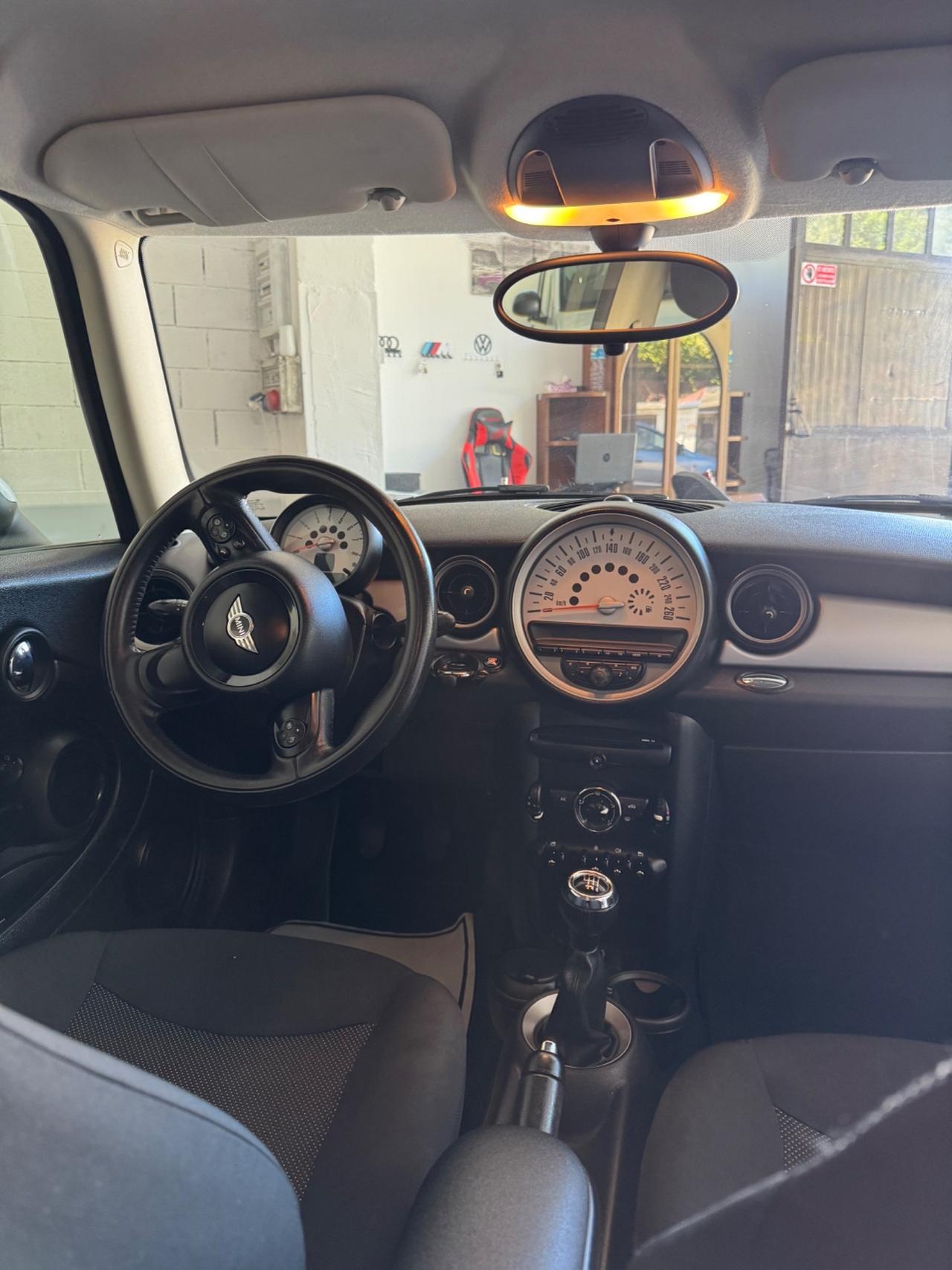 Mini 1.6 16V One (55kW)