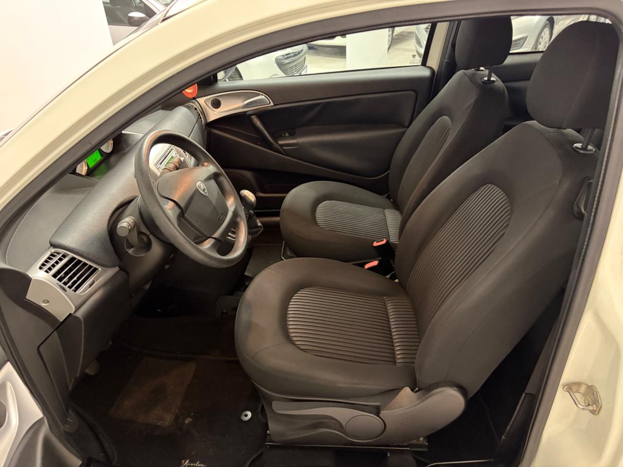 Lancia Ypsilon 1.2 69 CV New Oro Perfetta !