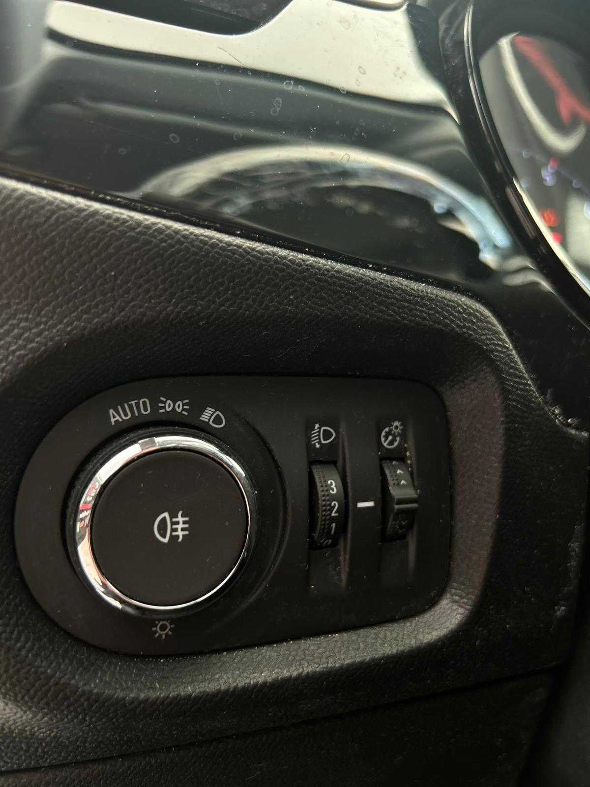 Opel Corsa 1.2 Benzina 75 cv Elegance