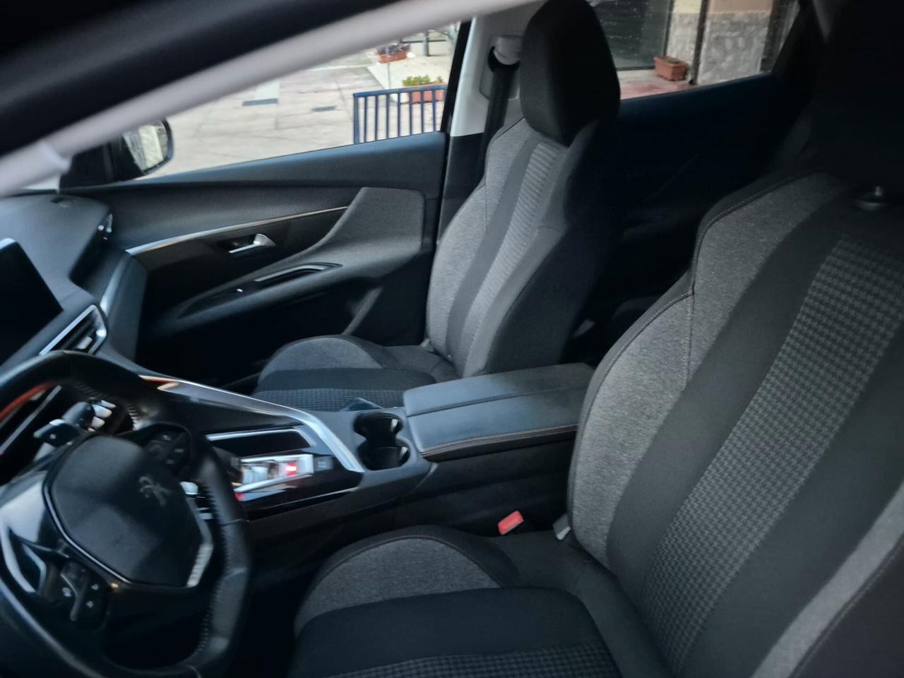 Peugeot 3008 BlueHDi 130 S&S EAT8 GT