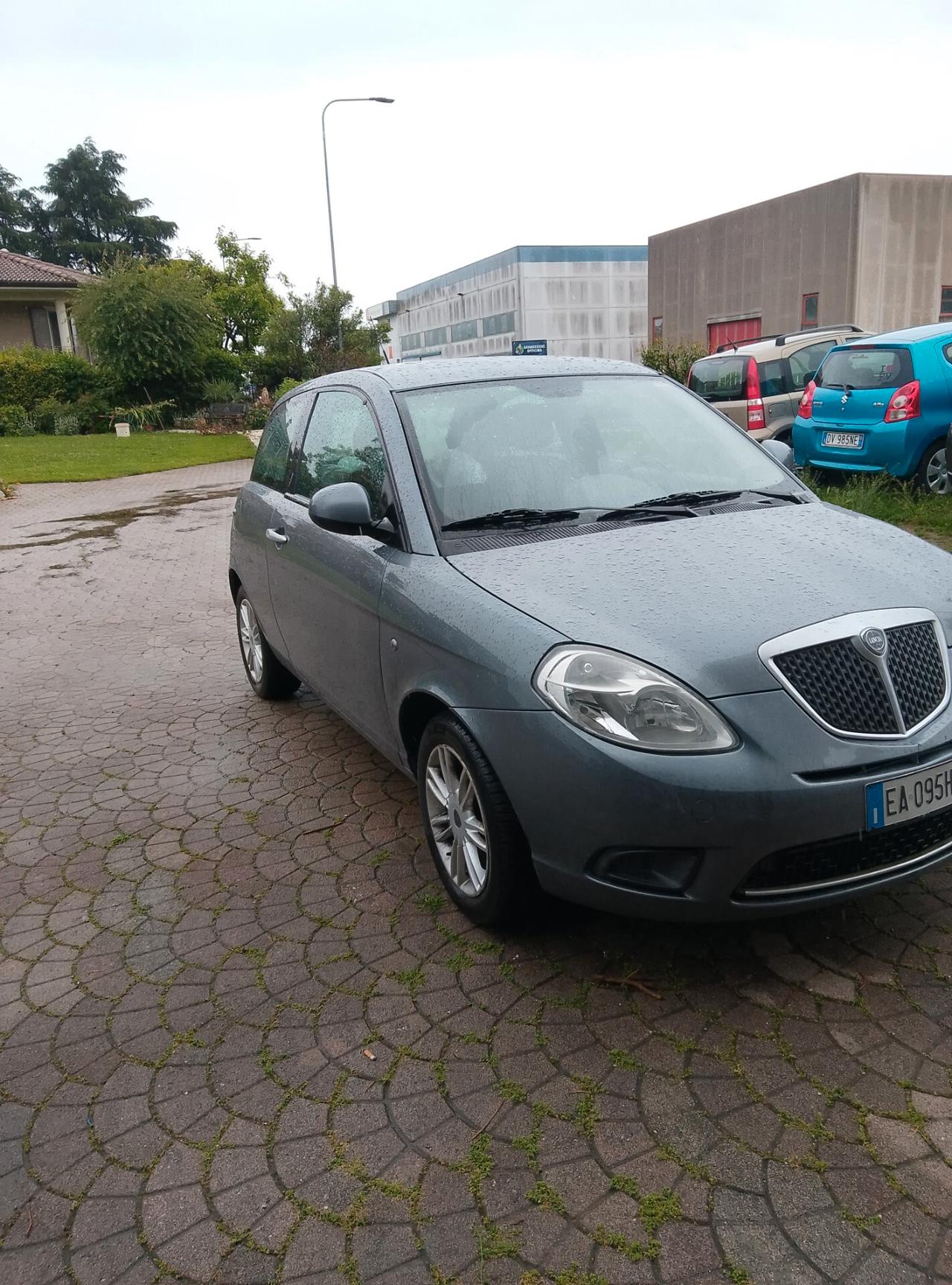 Lancia Ypsilon 1.2 69 CV Argento