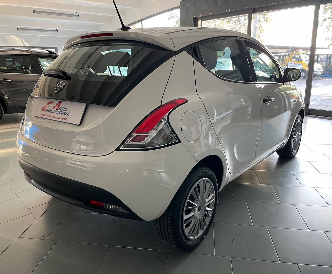 Lancia Ypsilon 1.2 69 CV 5 porte S&S Gold