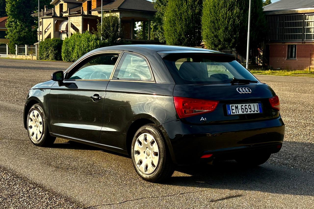 Audi A1 1.6 TDI 90cv ADMIRED SI NEO PATENTATI
