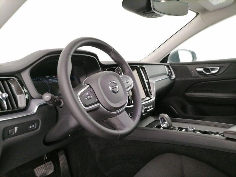 Volvo V60 2.0 b3 Momentum Business Pro auto 8m my21