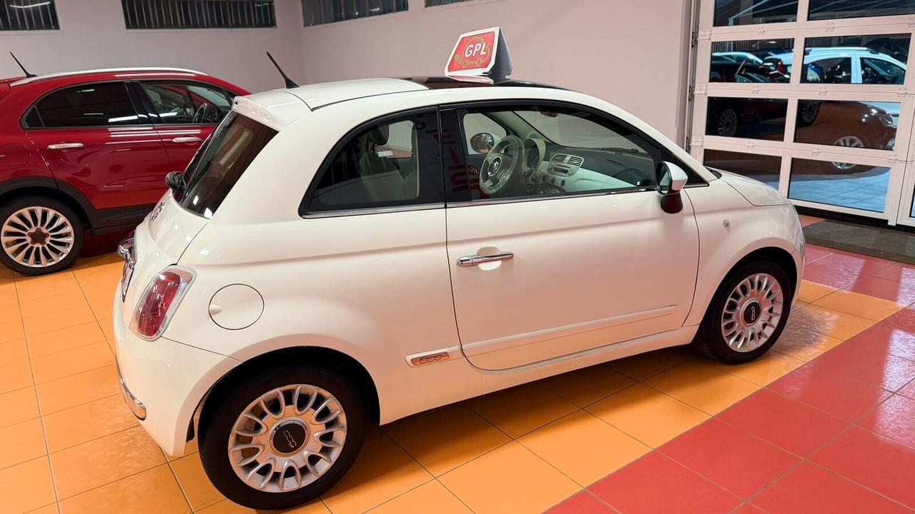 Fiat 500 1.2 Lounge BENZINA/GPL