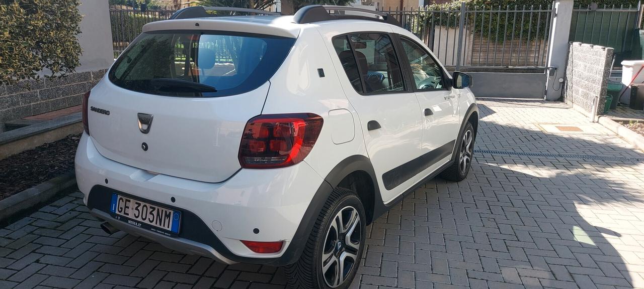 Dacia Sandero Stepway 1.0 TCe 100CV ECO-G 15th Anniversary