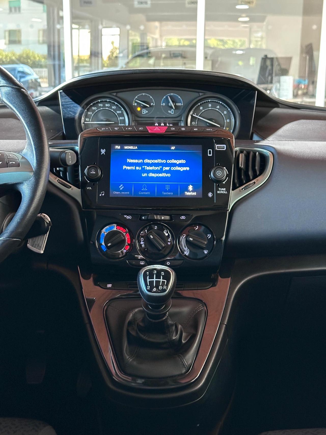 Lancia Ypsilon 1.0 FireFly 5 porte S&S Hybrid Gold