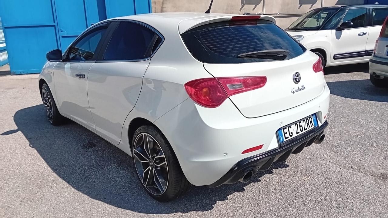 Alfa Romeo giulietta 1.6 mjt-full-2011